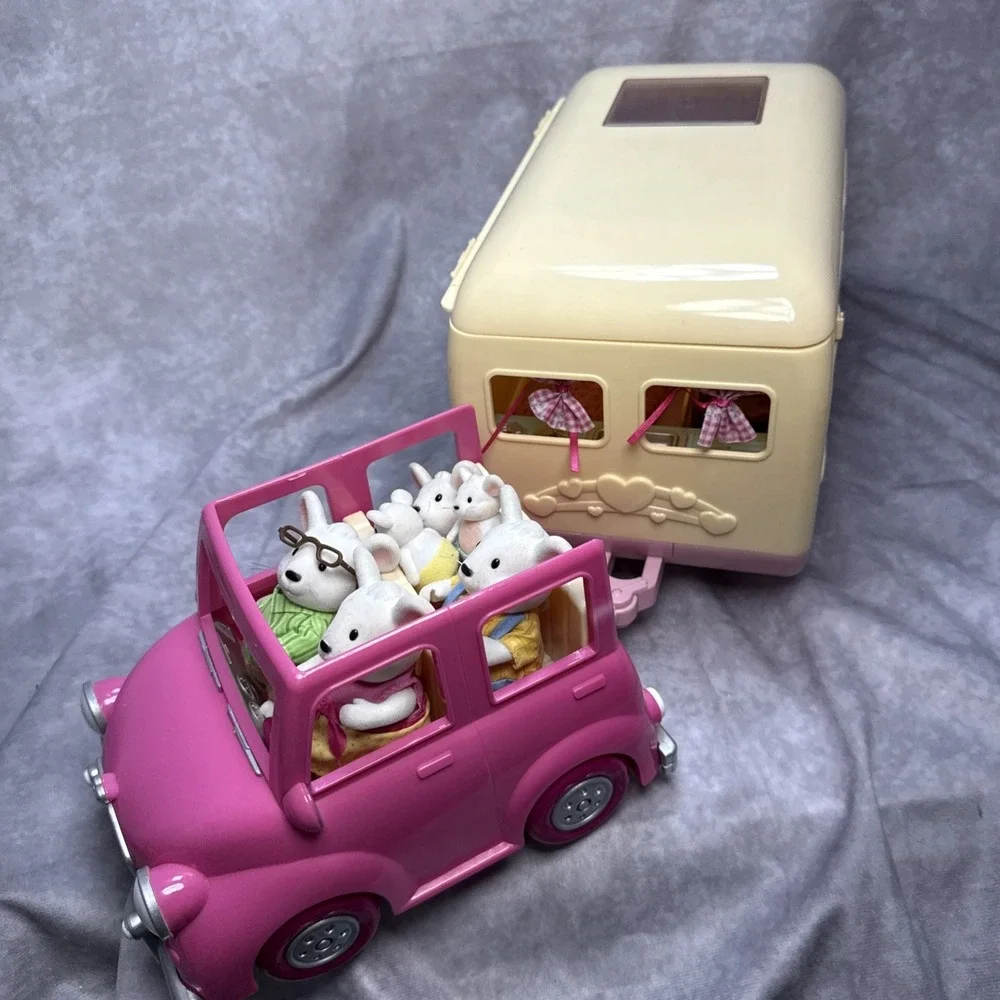 Lil Woodzeez Happy Camper Calico Critters Travel Trailer Jeep Car Pink Figures